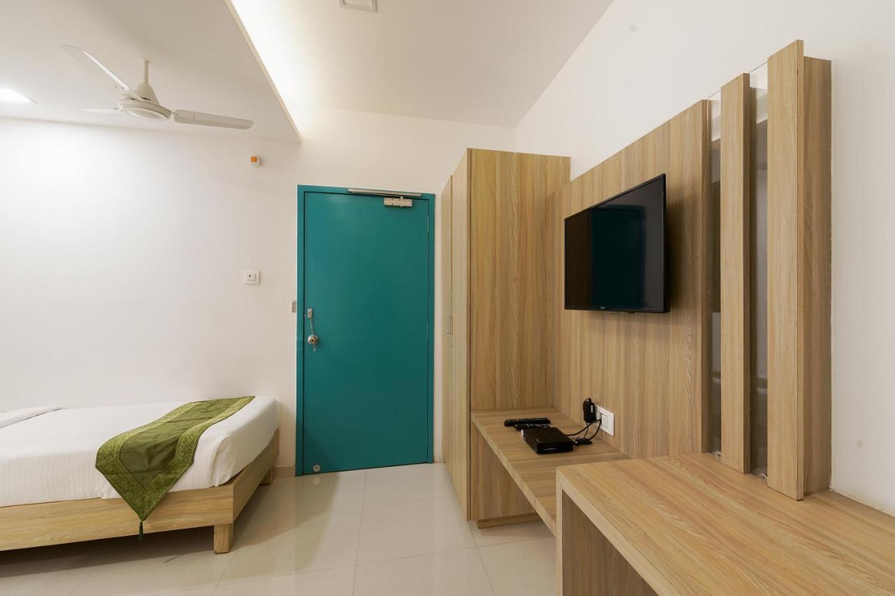The Perch Hotel 维沙卡帕特南 外观 照片